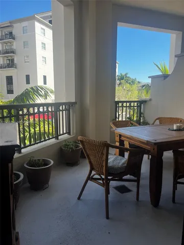 $4,800 | 301 Altara Avenue, Unit 207, Coral Gables, FL 33146