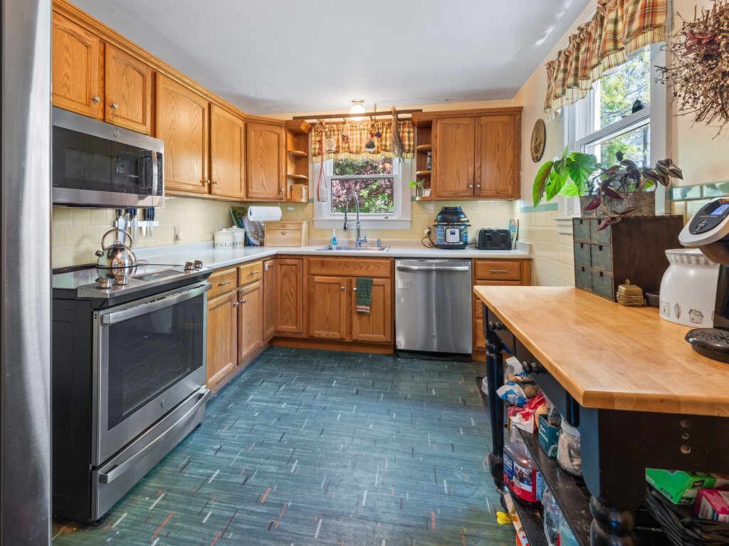 35 Brook Road Southbridge, MA 01550 - Photo 8 of 26 Gallery Image 8