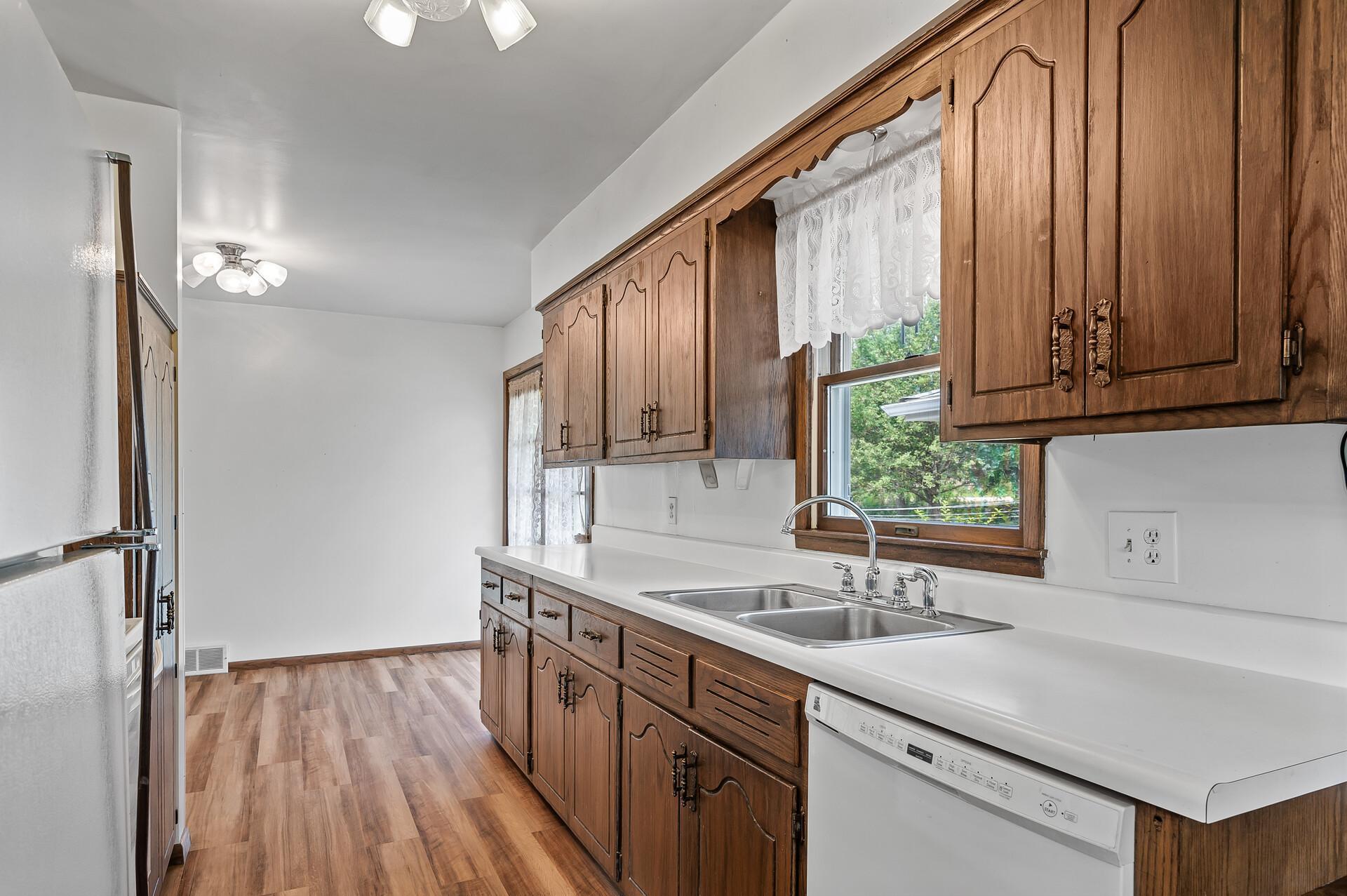 812 Hamel Road Medina, MN 55340 - Photo 11 of 41 Gallery Image 11