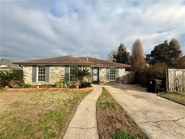 $2,000 | 3617 Charles Drive, Chalmette, LA 70043