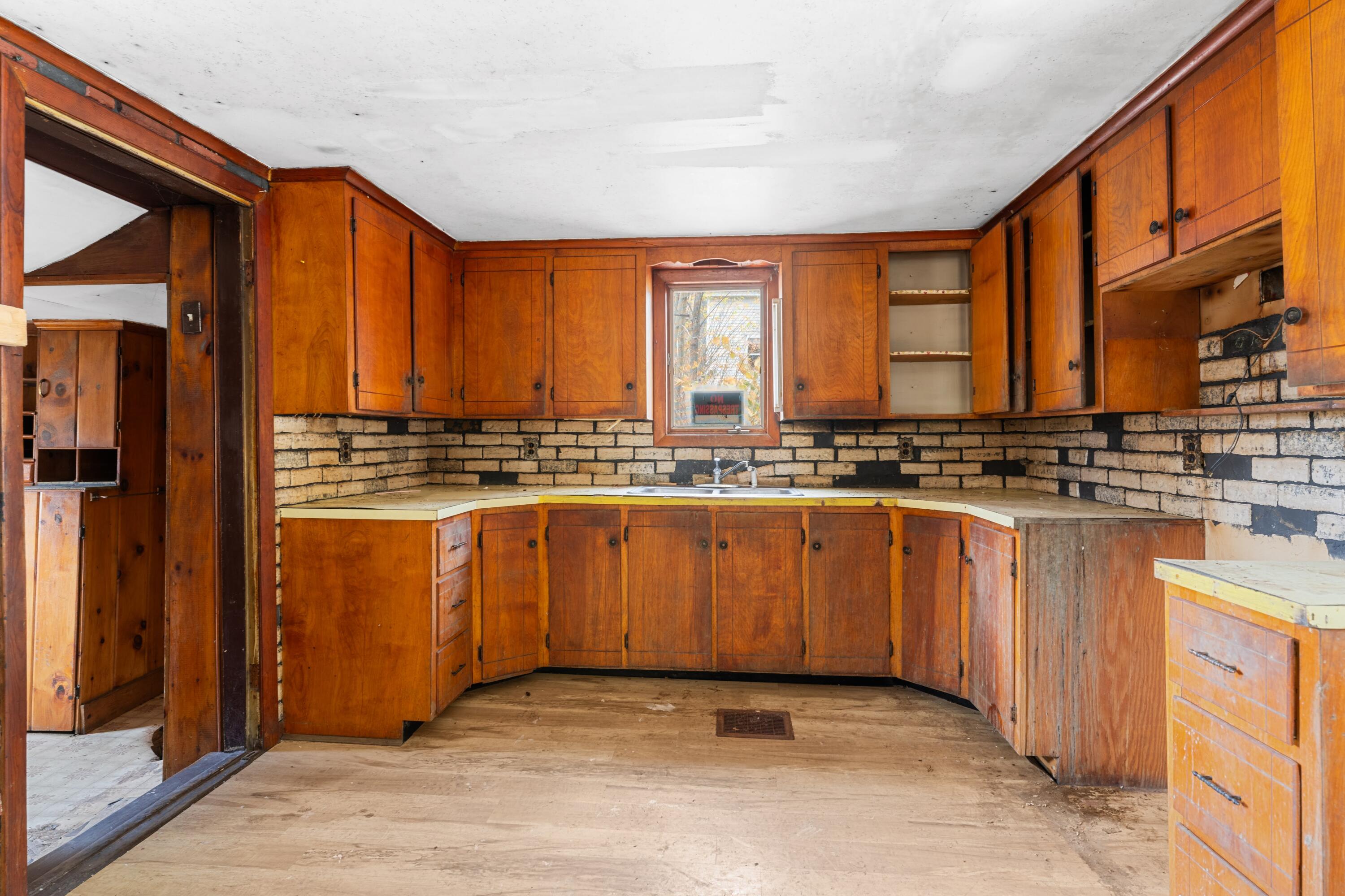 7 Valley Street Augusta, ME 04330 - Photo 2 of 24 DSC07997