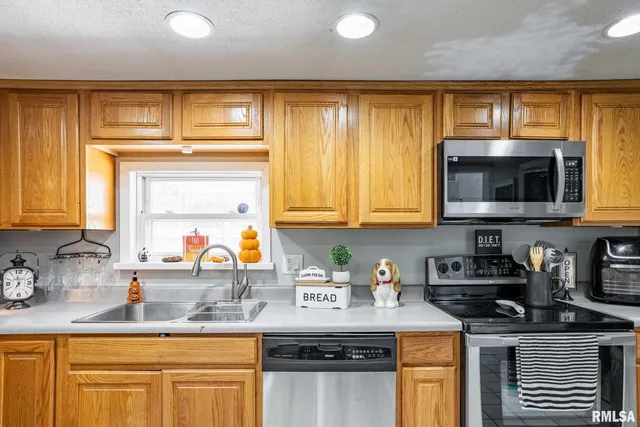 $165,000 | 522 North Division Street, Carterville, IL 62918