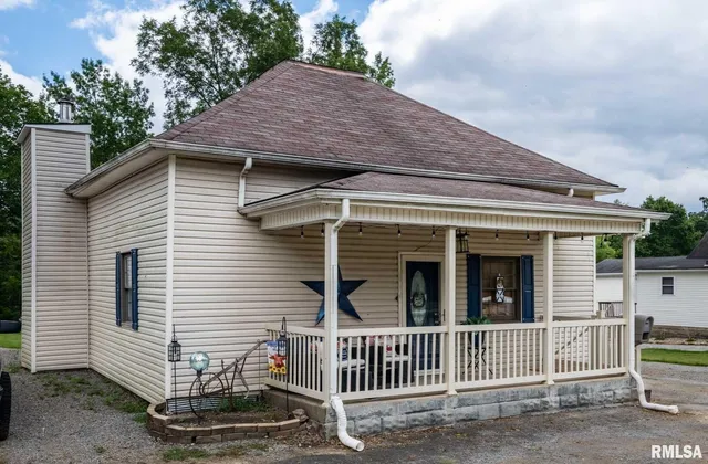 $165,000 | 522 North Division Street, Carterville, IL 62918