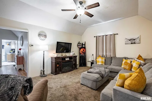 $165,000 | 522 North Division Street, Carterville, IL 62918