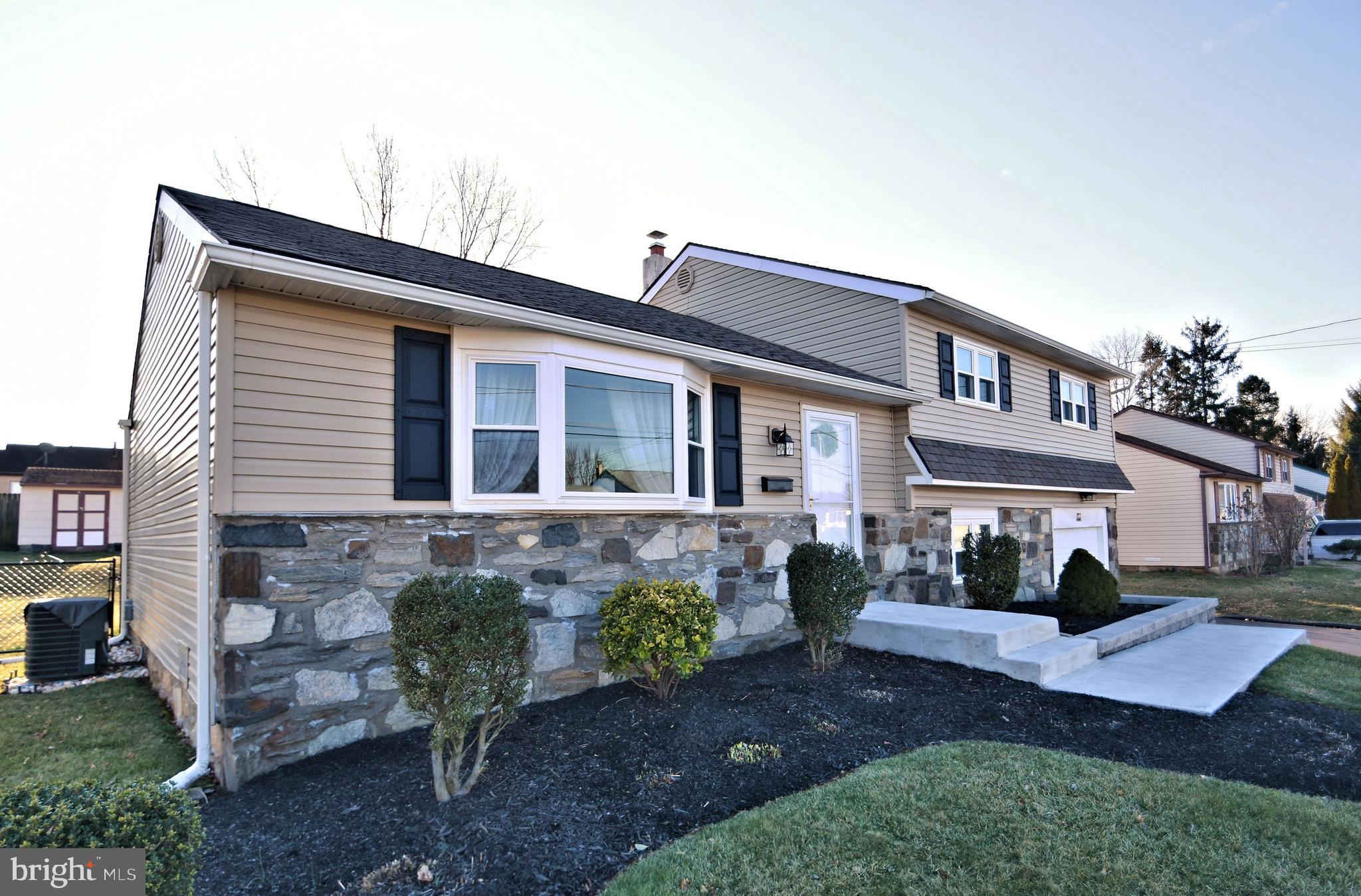 684 Stratford Road Warminster, PA 18974 - Photo 2 of 36 Gallery Image 2