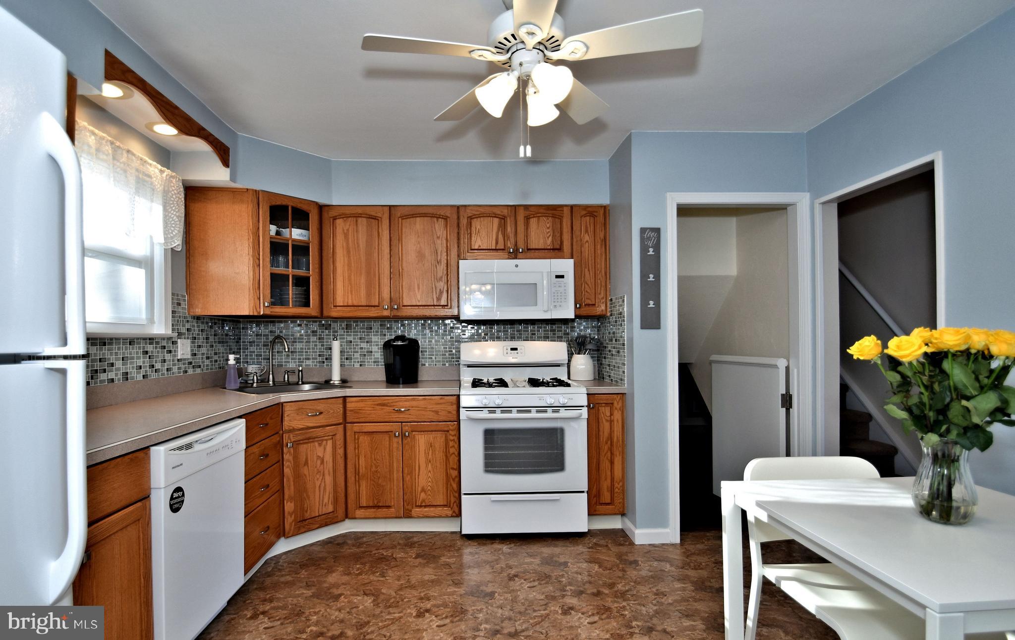 684 Stratford Road Warminster, PA 18974 - Photo 10 of 36 Gallery Image 10