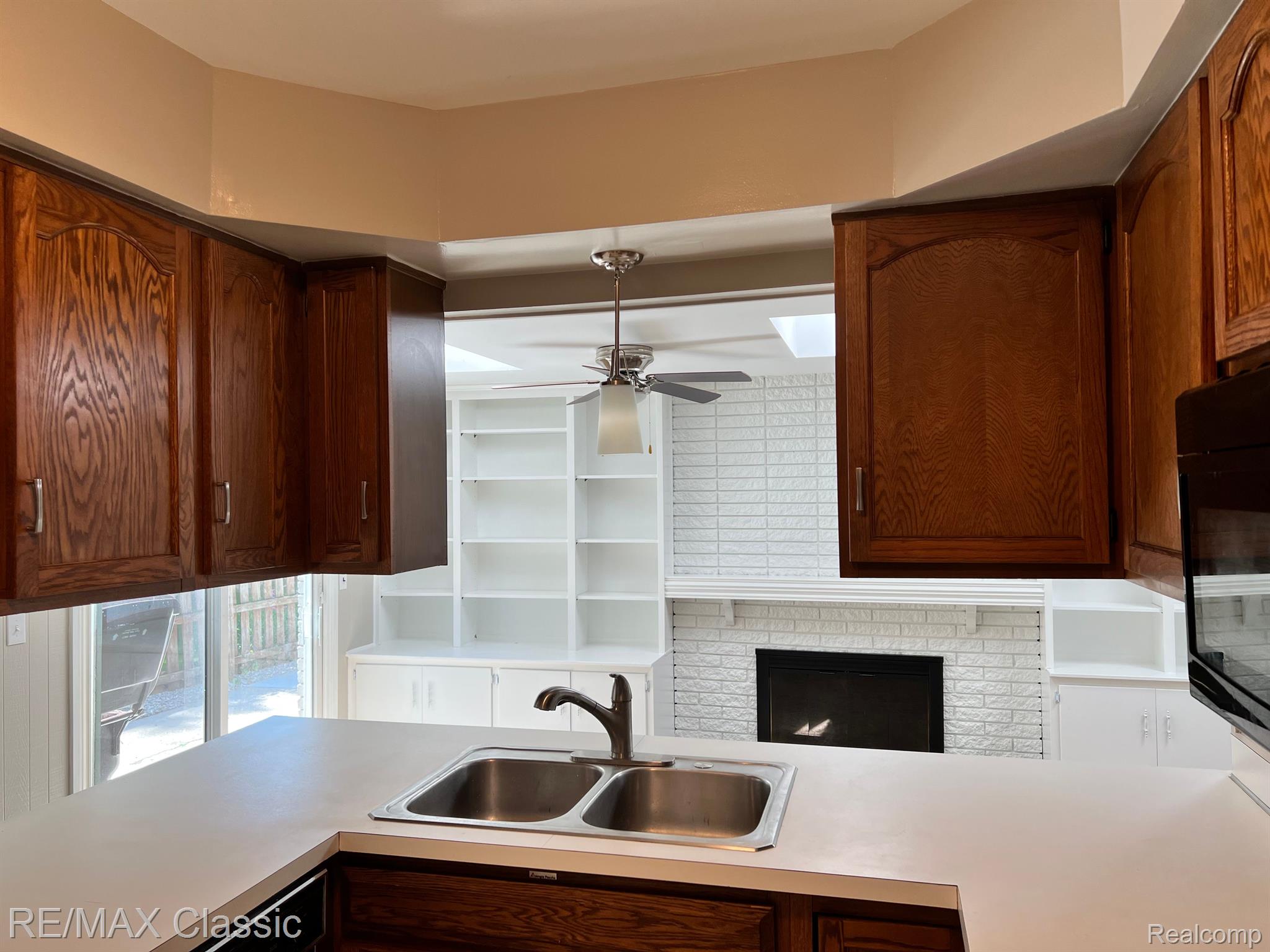 1953 Broadstone Road Grosse Pointe, MI 48236 - Photo 12 of 43