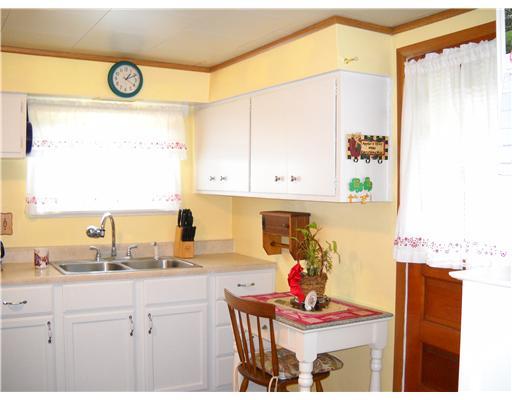 9 Spring Street Charleroi, PA 15022 - Photo 5 of 12 Kitchen.
