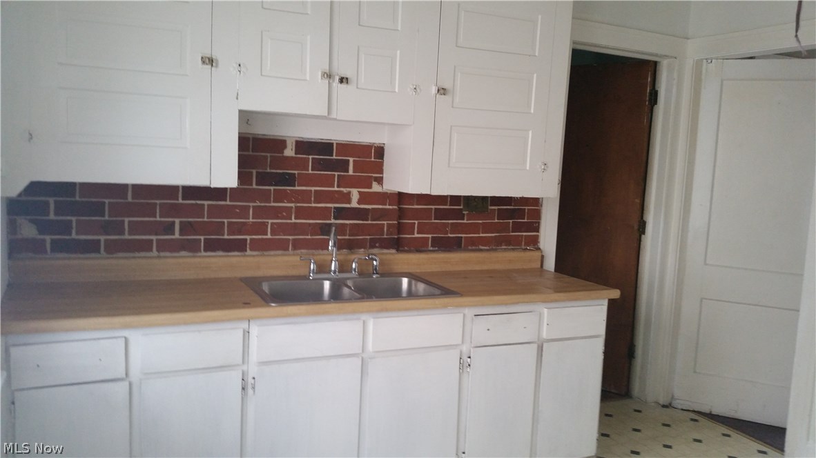 892 Elbon Road Cleveland, OH 44121 - Photo 17 of 29
