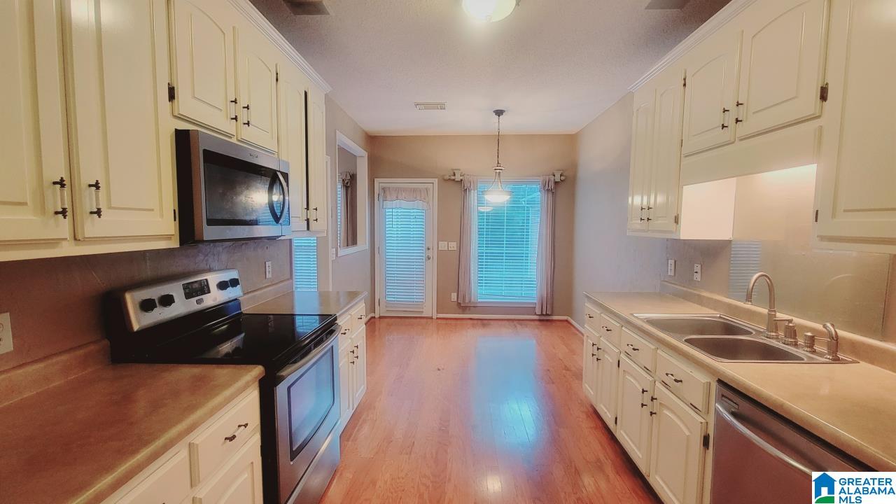2109 Fox Ridge Road Tuscaloosa, AL 35406 - Photo 9 of 32
