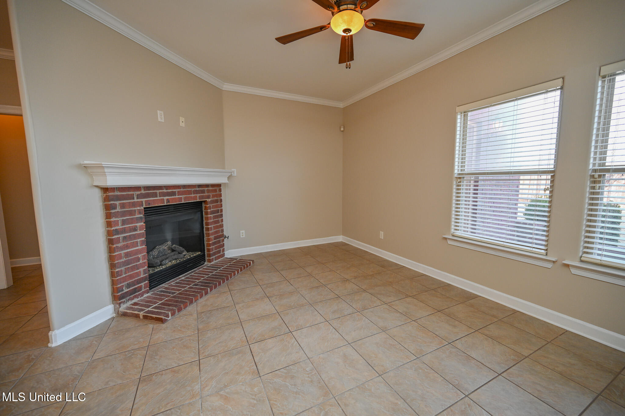 13294 Old Locke Road Olive Branch, MS 38654 - Photo 32 of 55 Hearth Room