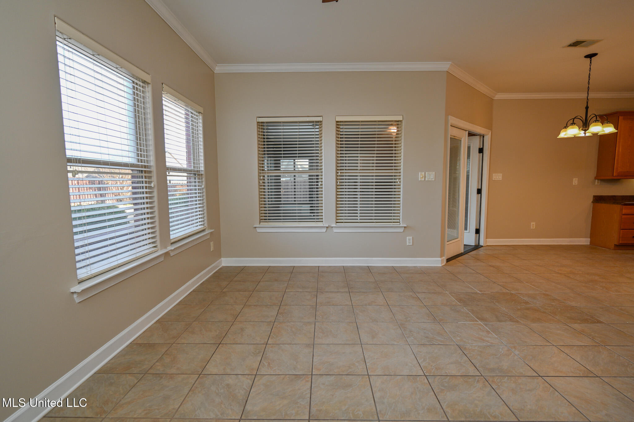 13294 Old Locke Road Olive Branch, MS 38654 - Photo 33 of 55 Hearth Room