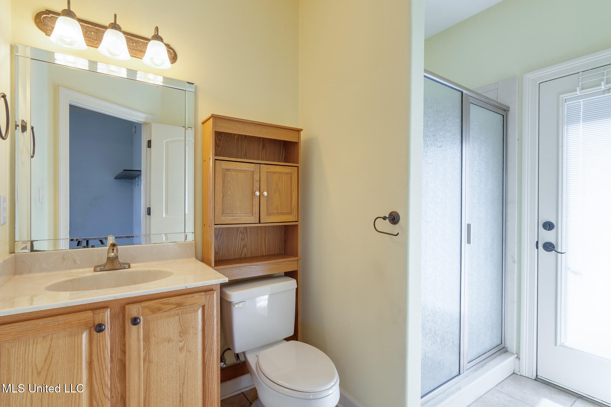 13294 Old Locke Road Olive Branch, MS 38654 - Photo 43 of 55 3rd bedroom attached bath