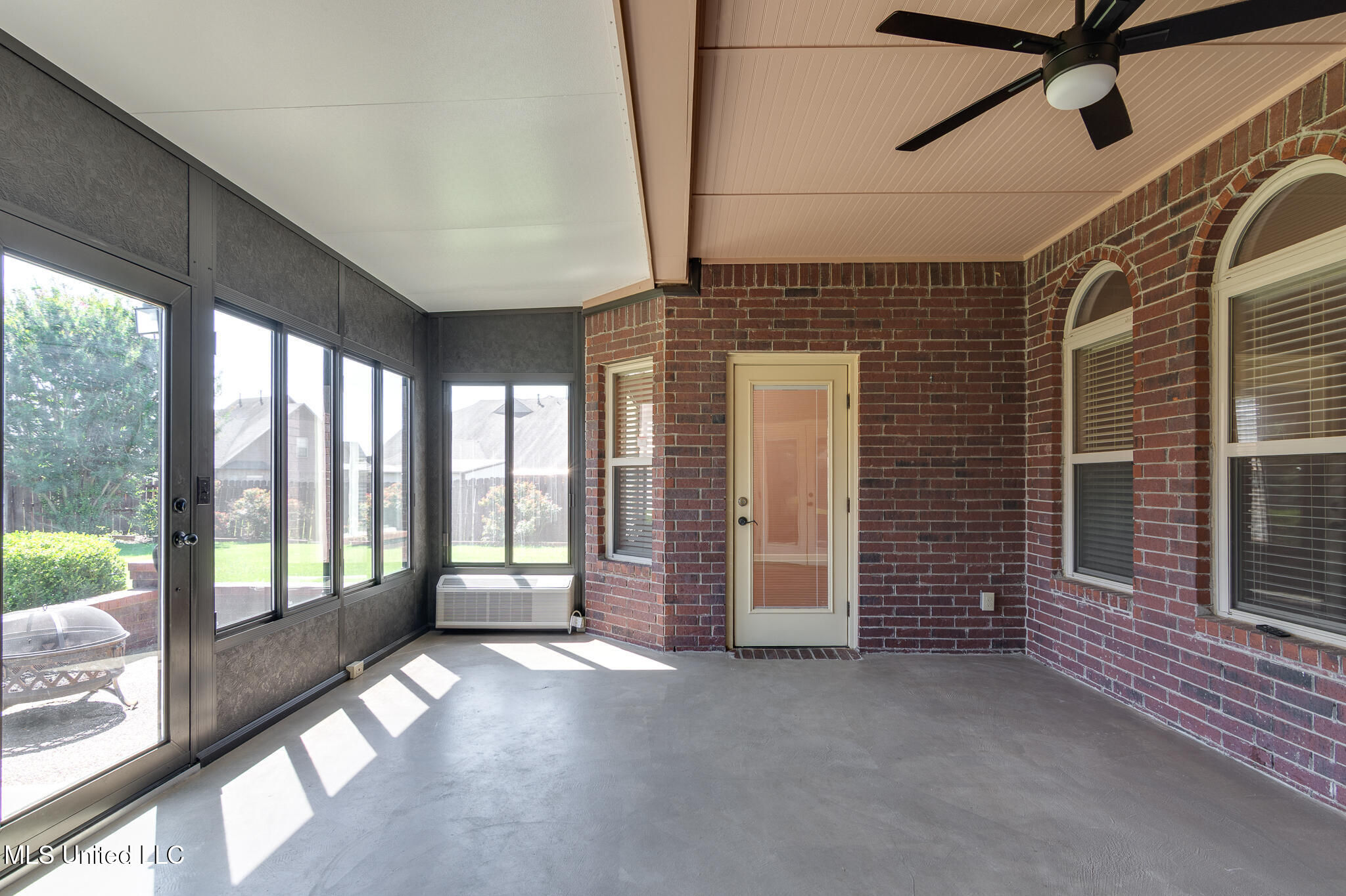 13294 Old Locke Road Olive Branch, MS 38654 - Photo 47 of 55 sunroom