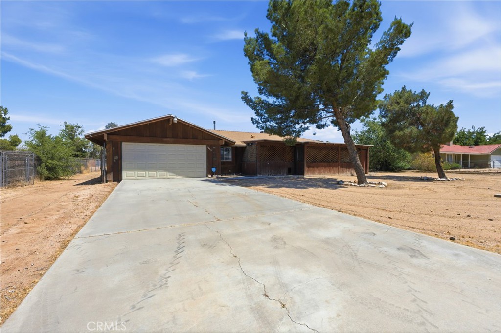 12365 Waynoka Road Apple Valley, CA 92308 - Photo 1 of 36