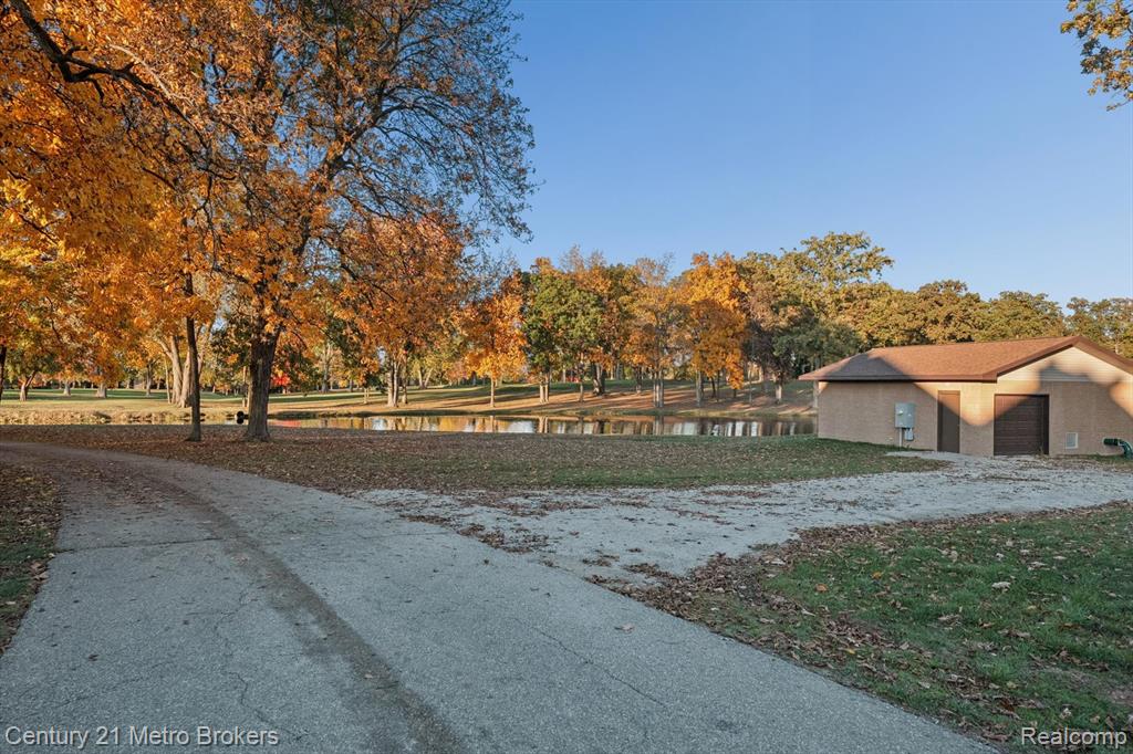 9095 South Saginaw Road, Unit 23 Grand Blanc, MI 48439 - Photo 51 of 54