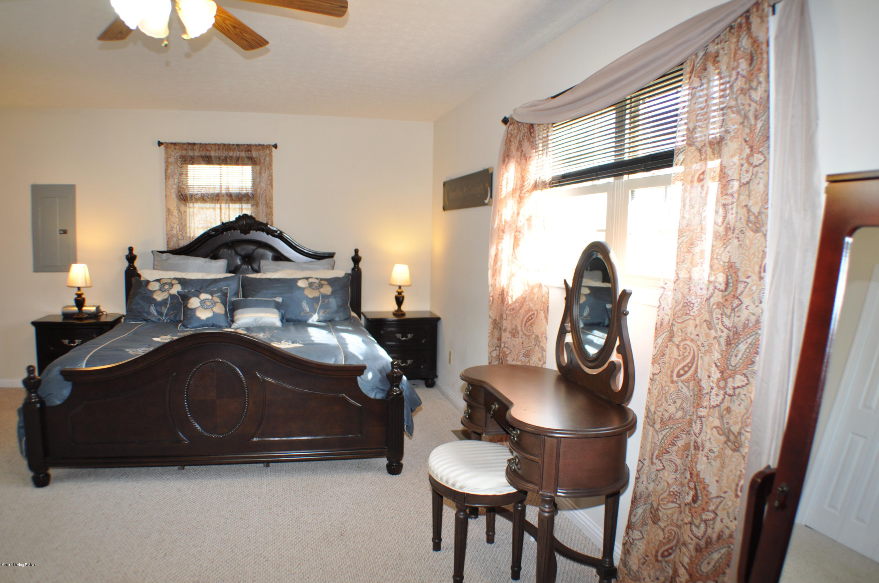 161 Russell Road Vine Grove, KY 40175 - Photo 23 of 38 DSC_0047
