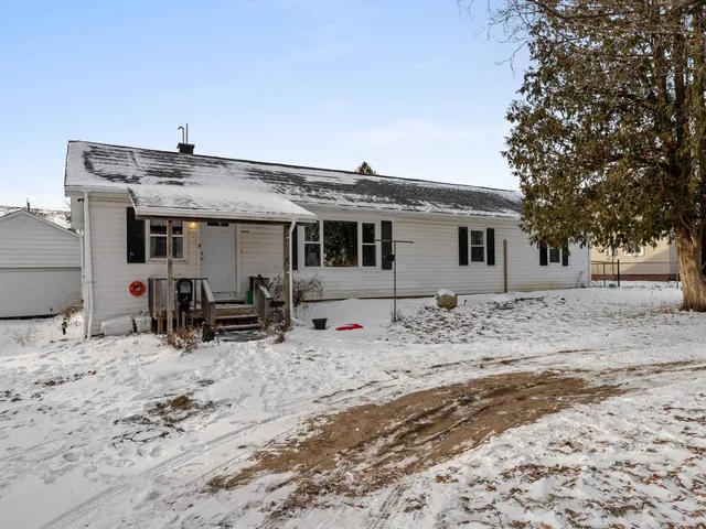 $173,000 | 914 South 35th Street, Manitowoc, WI 54220