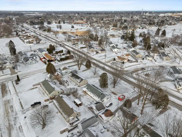 $173,000 | 914 South 35th Street, Manitowoc, WI 54220