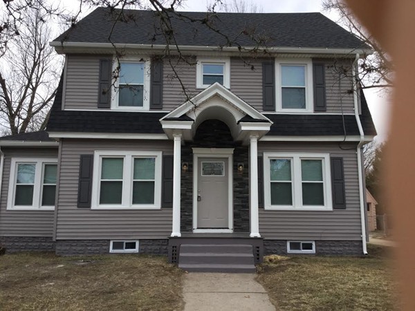 38 Fenwick Street Springfield, MA 01109 - Photo 1 of 28 a front view of a house