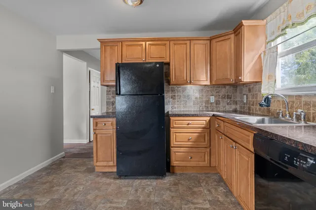 $319,999 | 3 Cloverdale Road, Blackwood, NJ 08012