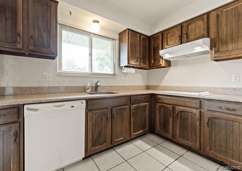 3702 Old Creek Road Troy, MI 48084 - Photo 11 of 37 Gallery Image 11