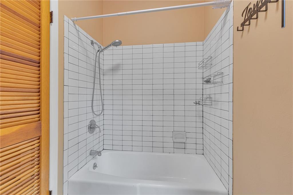 6162 Tuscarawas Road Industry, PA 15052 - Photo 18 of 25