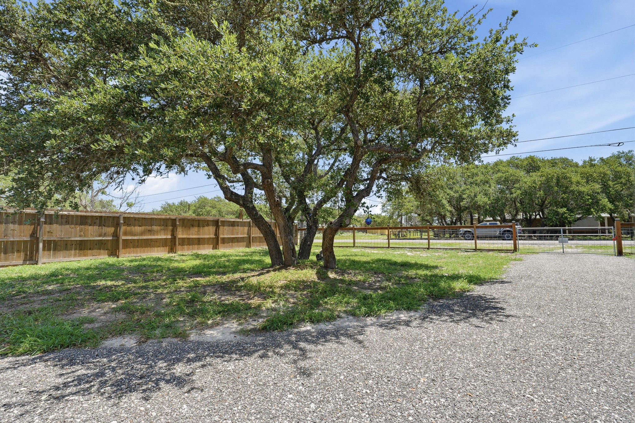 867 Rowe Street Rockport, TX 78382 - Photo 3 of 30