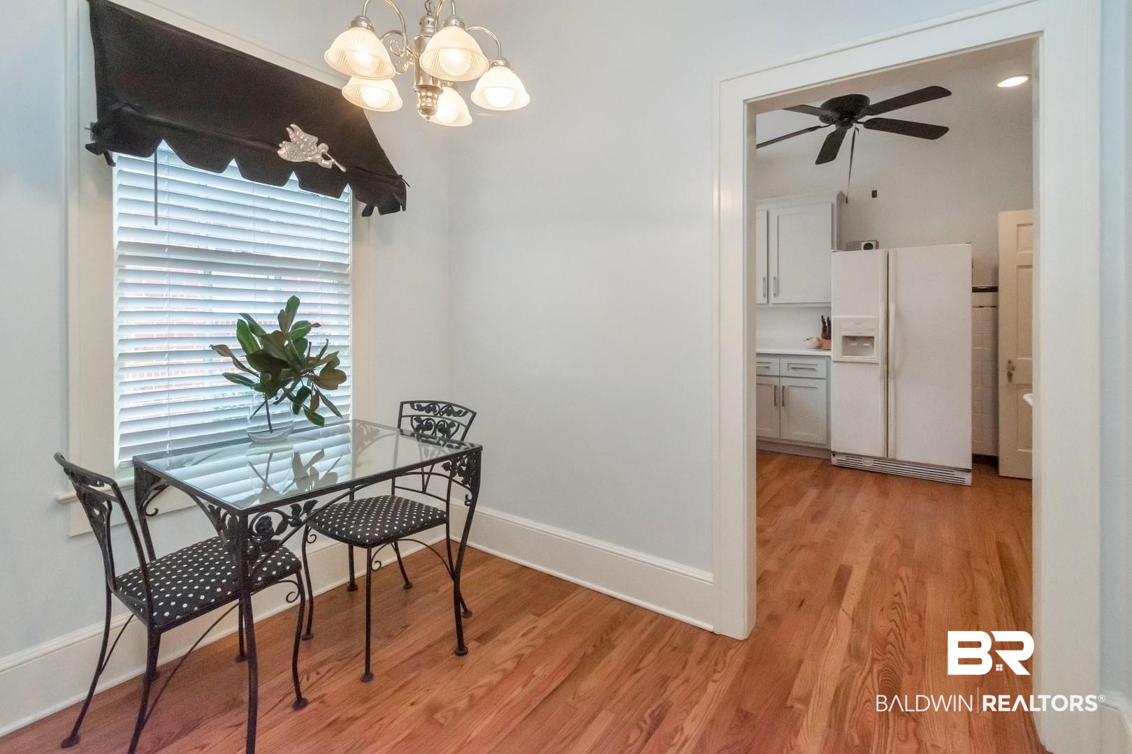 128 Silverwood Street Mobile, AL 36607 - Photo 14 of 34 Breakfast nook/Butlers pantry