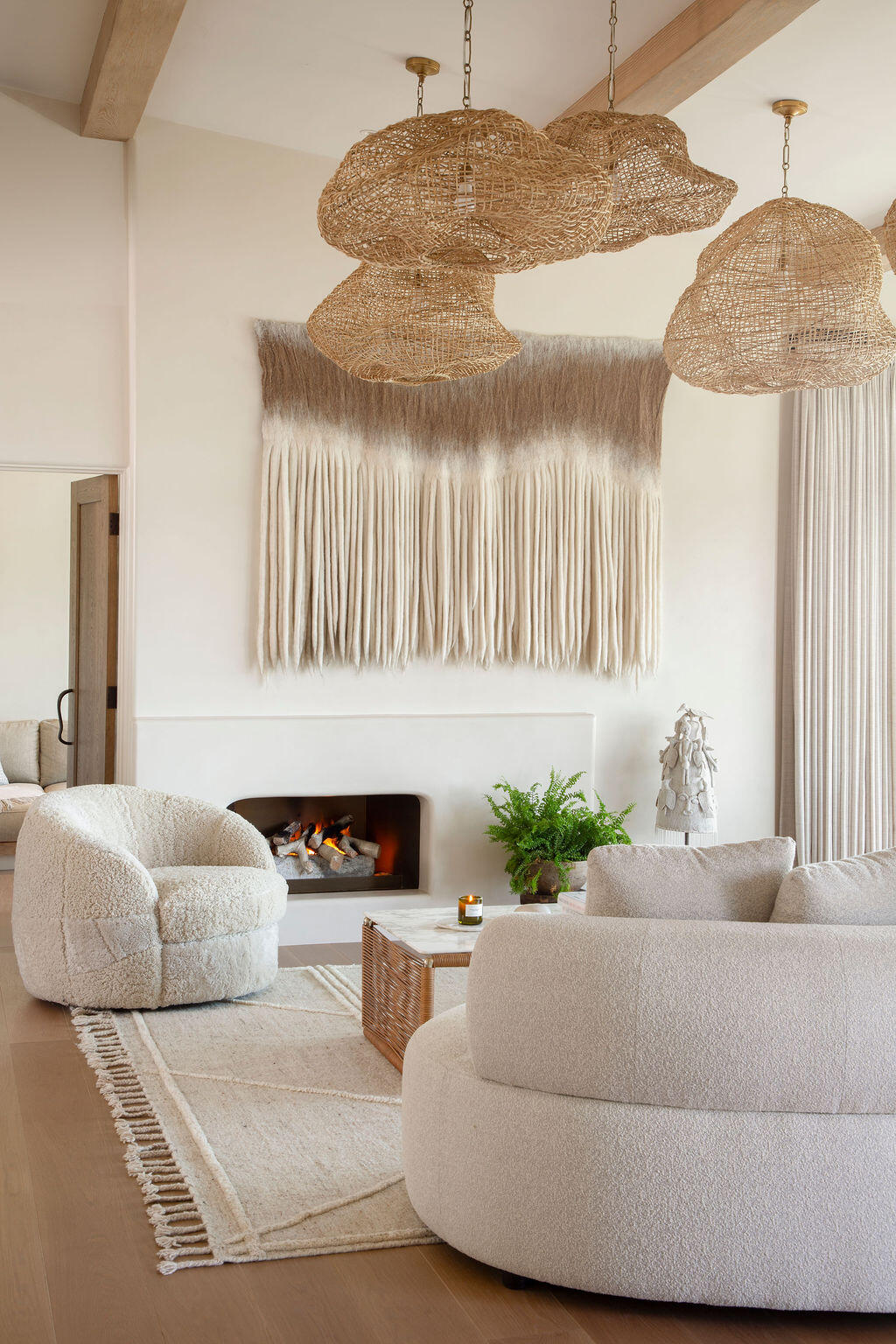 125 West Mountain Drive Santa Barbara, CA 93103 - Photo 11 of 32 Living Room