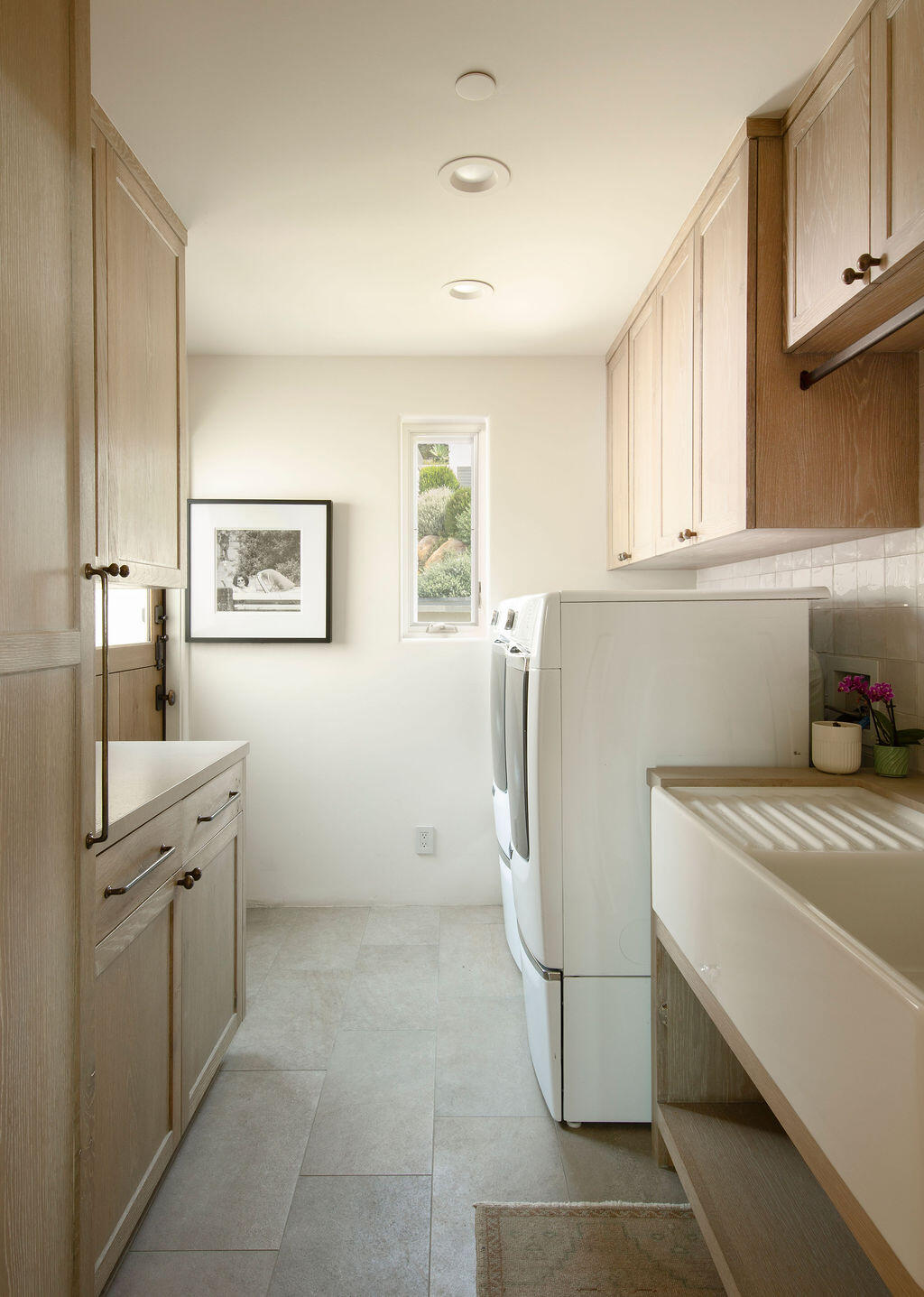 125 West Mountain Drive Santa Barbara, CA 93103 - Photo 19 of 32 Laundry