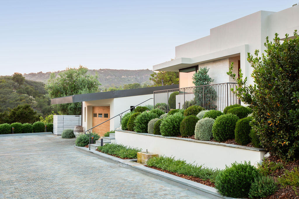 125 West Mountain Drive Santa Barbara, CA 93103 - Photo 10 of 32 Guest House/Garage