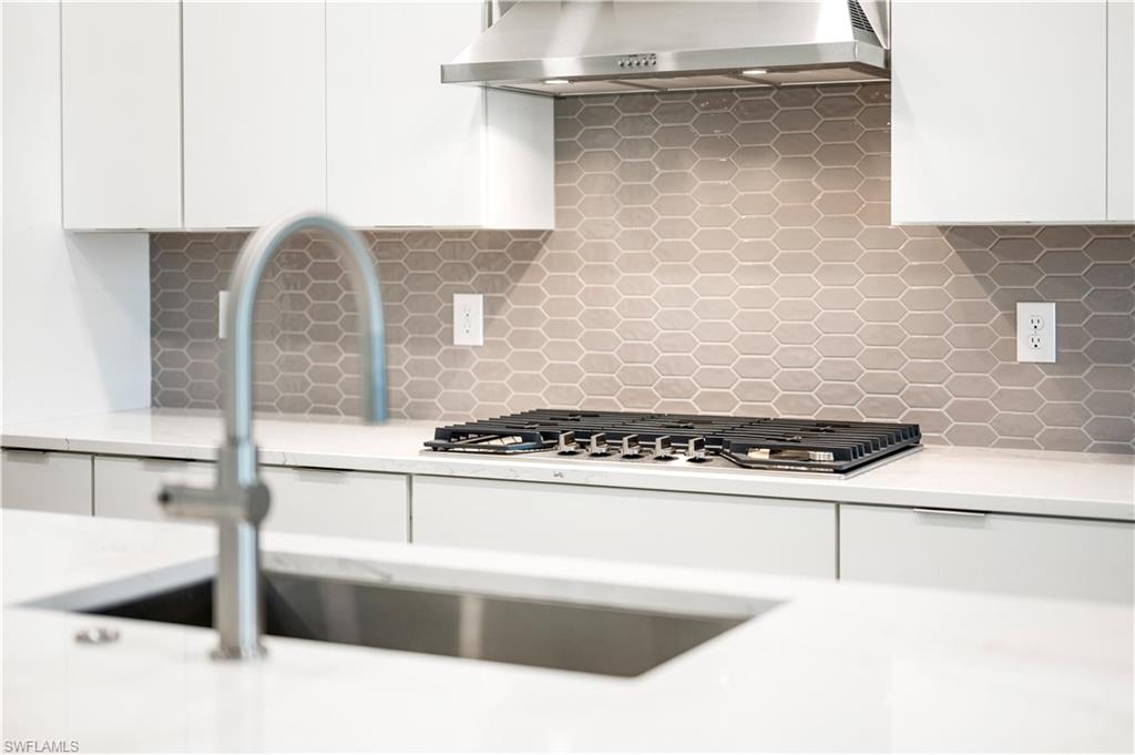 9037 Wisteria Way Naples, FL 34114 - Photo 5 of 43