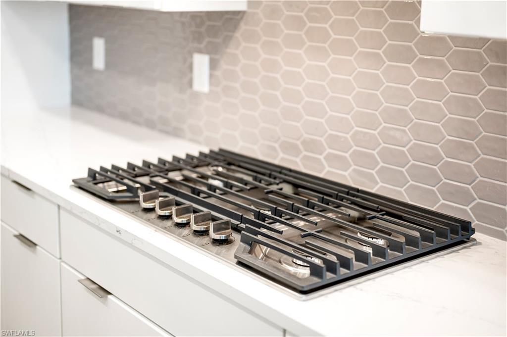 9037 Wisteria Way Naples, FL 34114 - Photo 6 of 43