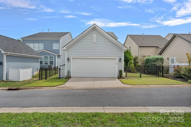 $615,000 | 15447 Davidson E Drive, Davidson, NC 28036