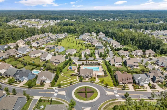 $615,000 | 15447 Davidson E Drive, Davidson, NC 28036