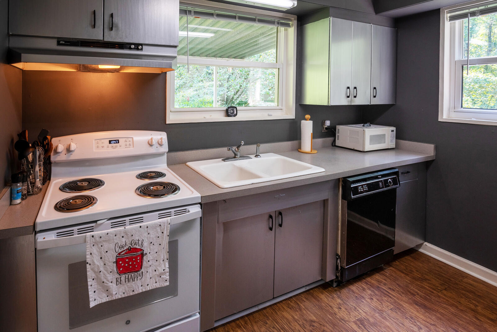 723 Florida Avenue Oak Ridge, TN 37830 - Photo 11 of 38 Dwnstrs Kitchen-1