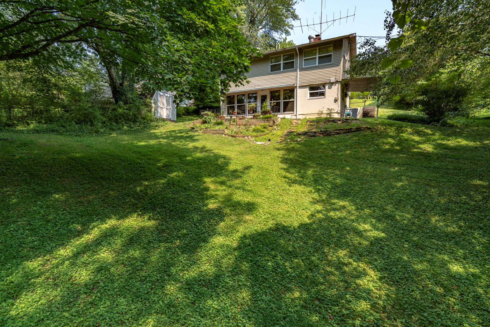 723 Florida Avenue Oak Ridge, TN 37830 - Photo 31 of 38 Back of House-4
