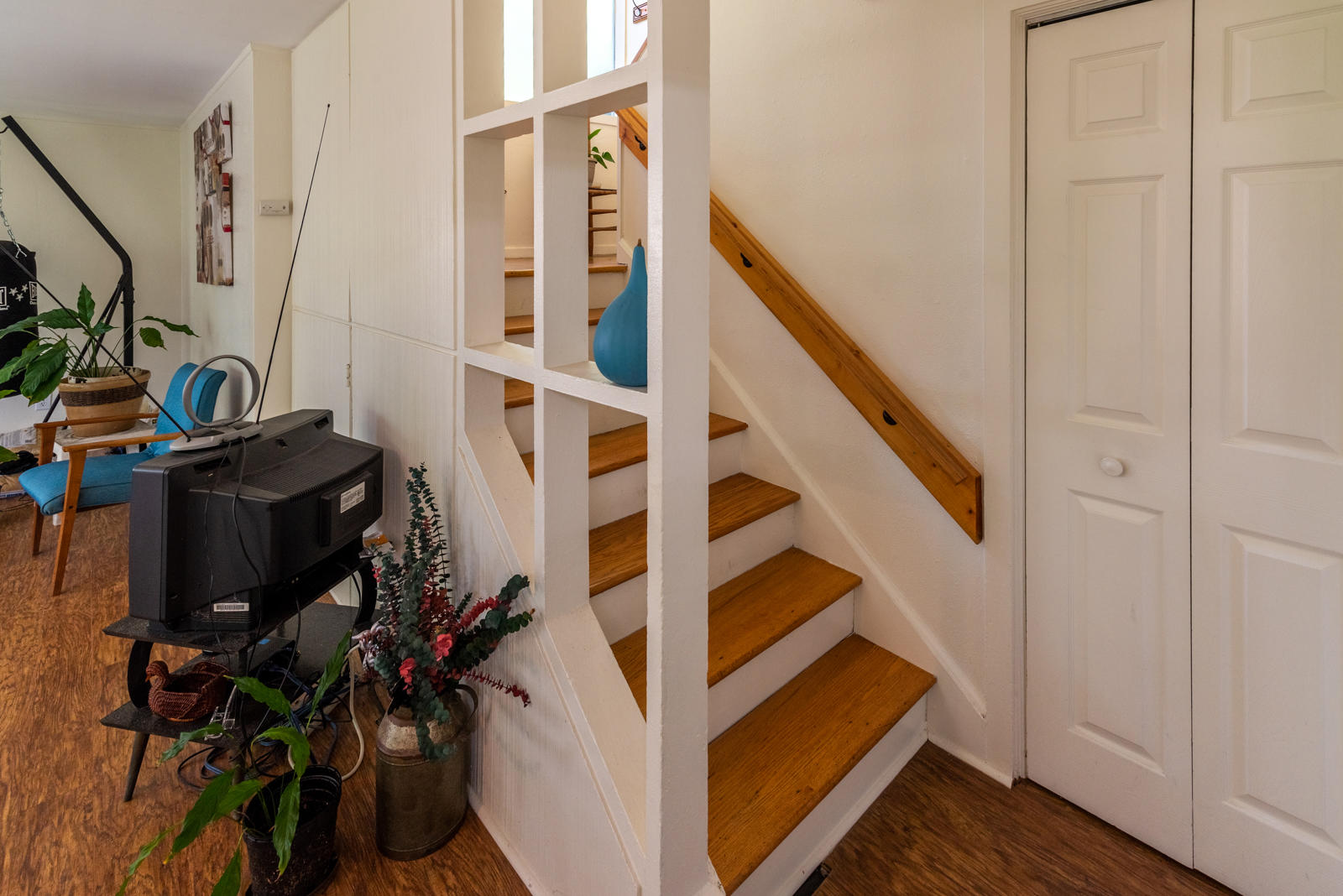 723 Florida Avenue Oak Ridge, TN 37830 - Photo 5 of 38 Dwnstrs Stairwell-2