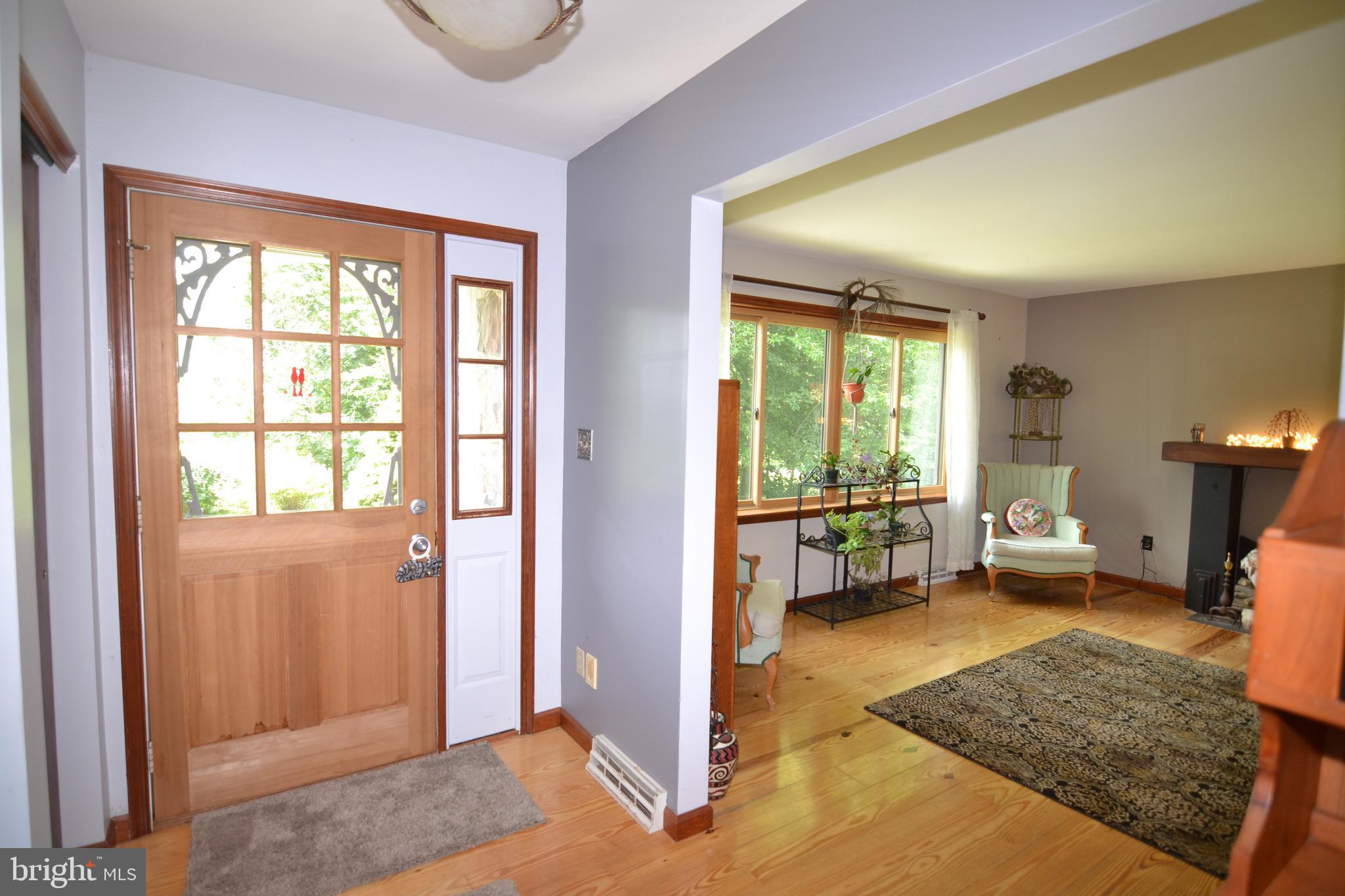 329 Isabella Road Elverson, PA 19520 - Photo 26 of 73 Foyer