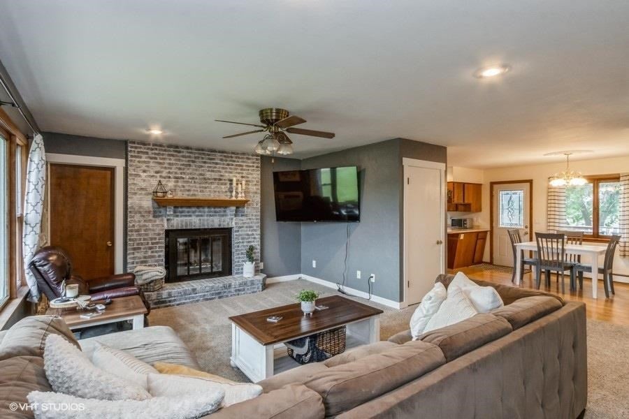 1727 Black Diamond Road Southwest Oxford, IA 52322 - Photo 2 of 31 Gallery Image 2