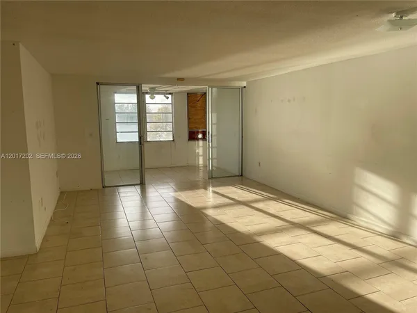 $2,150 | 1660 Northeast 191st Street, Unit 3131, Miami, FL 33179