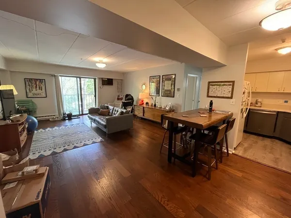 $4,200 | 135 Pleasant Street, Unit 308, Brookline, MA 02446