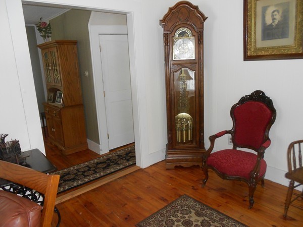 454 Ryan Road Northampton, MA 01062 - Photo 9 of 11 Gallery Image 9