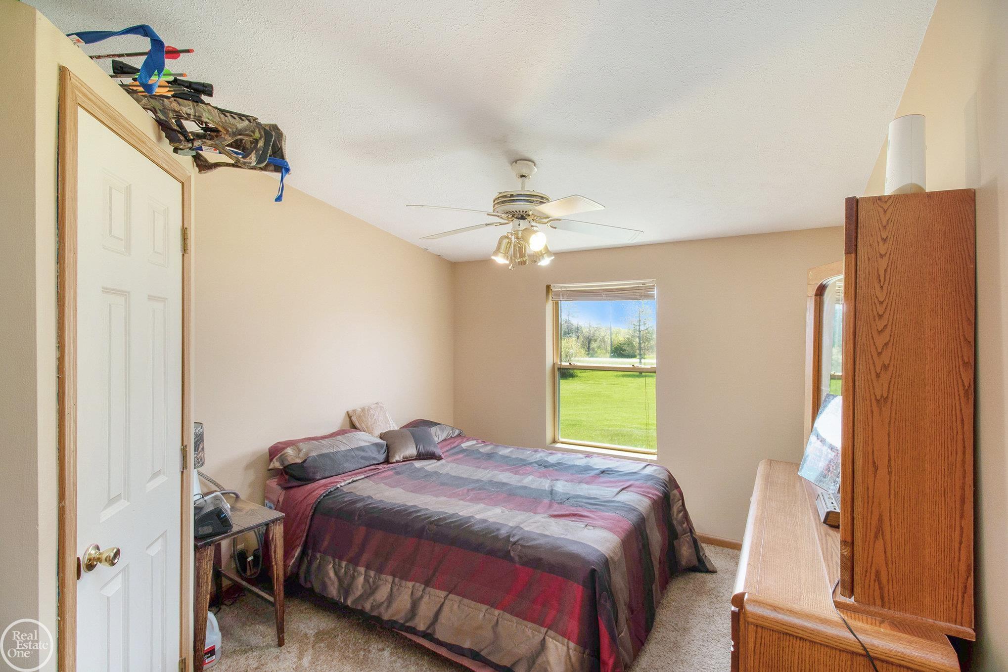 4184 Harris Road Fort Gratiot, MI 48059 - Photo 19 of 31 50109377-18.JPG