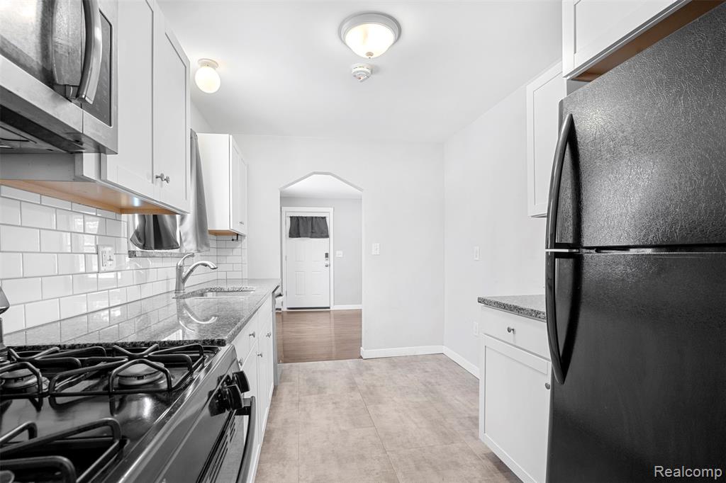 15223 Allen Road Southgate, MI 48195 - Photo 6 of 24 Gallery Image 6