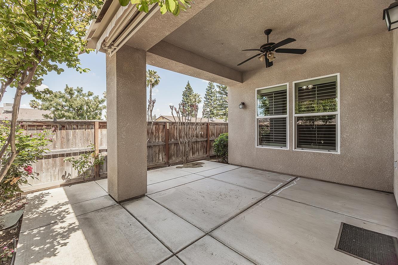 2047 South Church Avenue Reedley, CA 93654 - Photo 34 of 39 a view of an entryway with a window