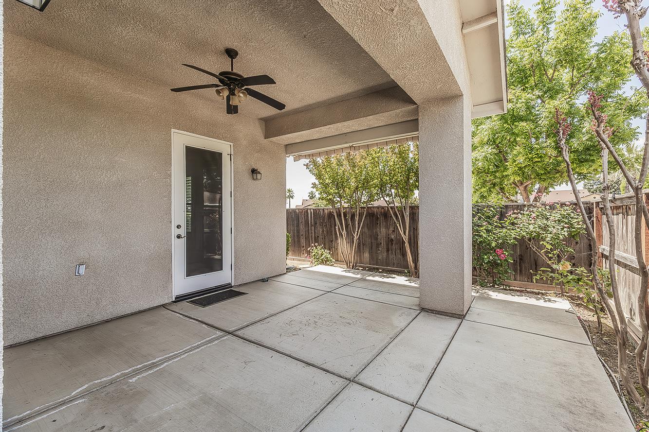 2047 South Church Avenue Reedley, CA 93654 - Photo 36 of 39 a view of an entryway