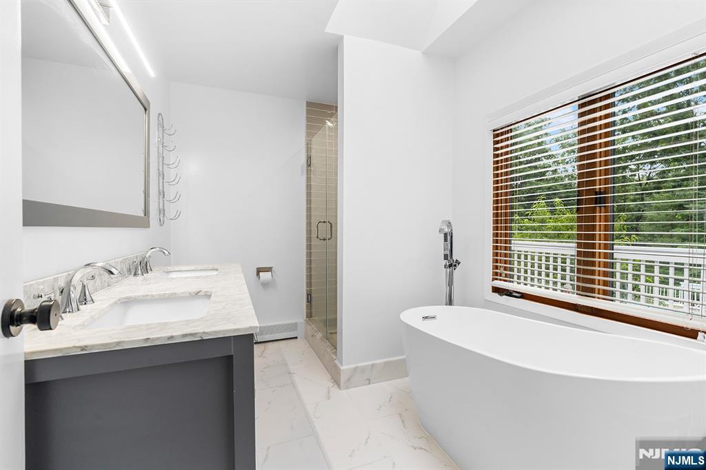 4 Daniel Lane Butler, NJ 07405 - Photo 25 of 47