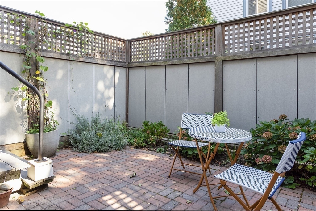 2 Ellery Square, Unit 2 Cambridge, MA 02138 - Photo 3 of 11